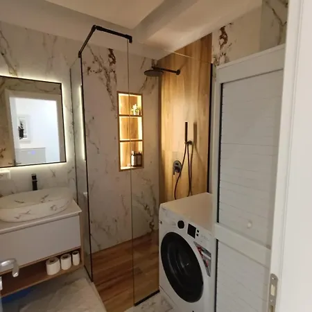 Genci's 1-1-1 Apartment *